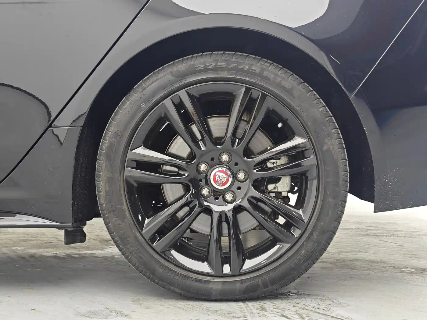 Jaguar XEL 2021 2.0T 250PS Gloss Black Sport Edition фото 15