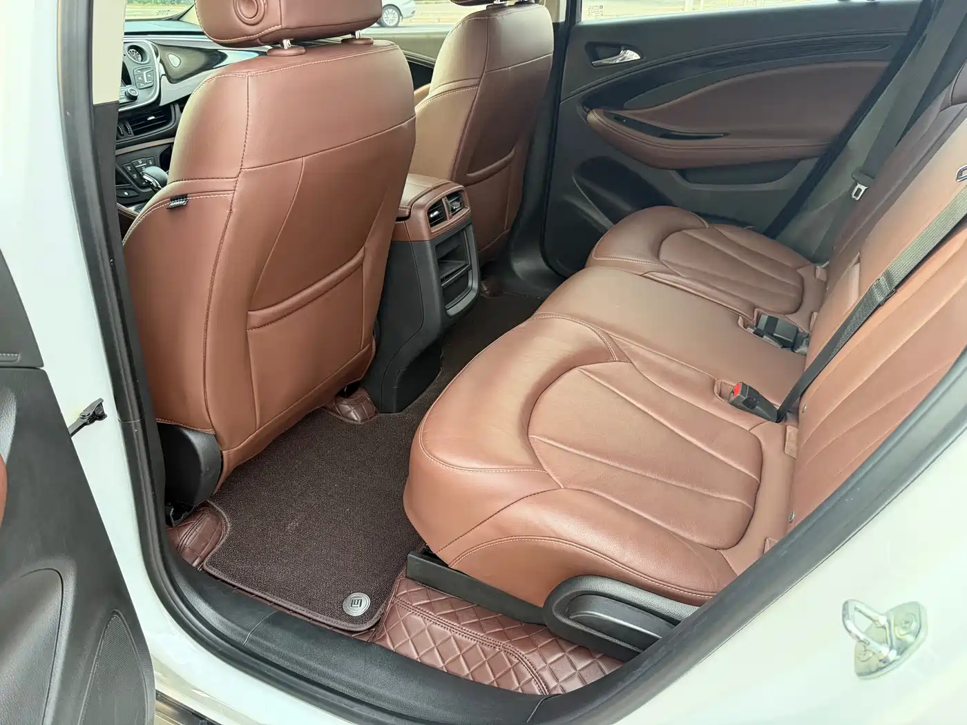 Buick Envision Plus 2018 28T 4WD Luxury фото 3