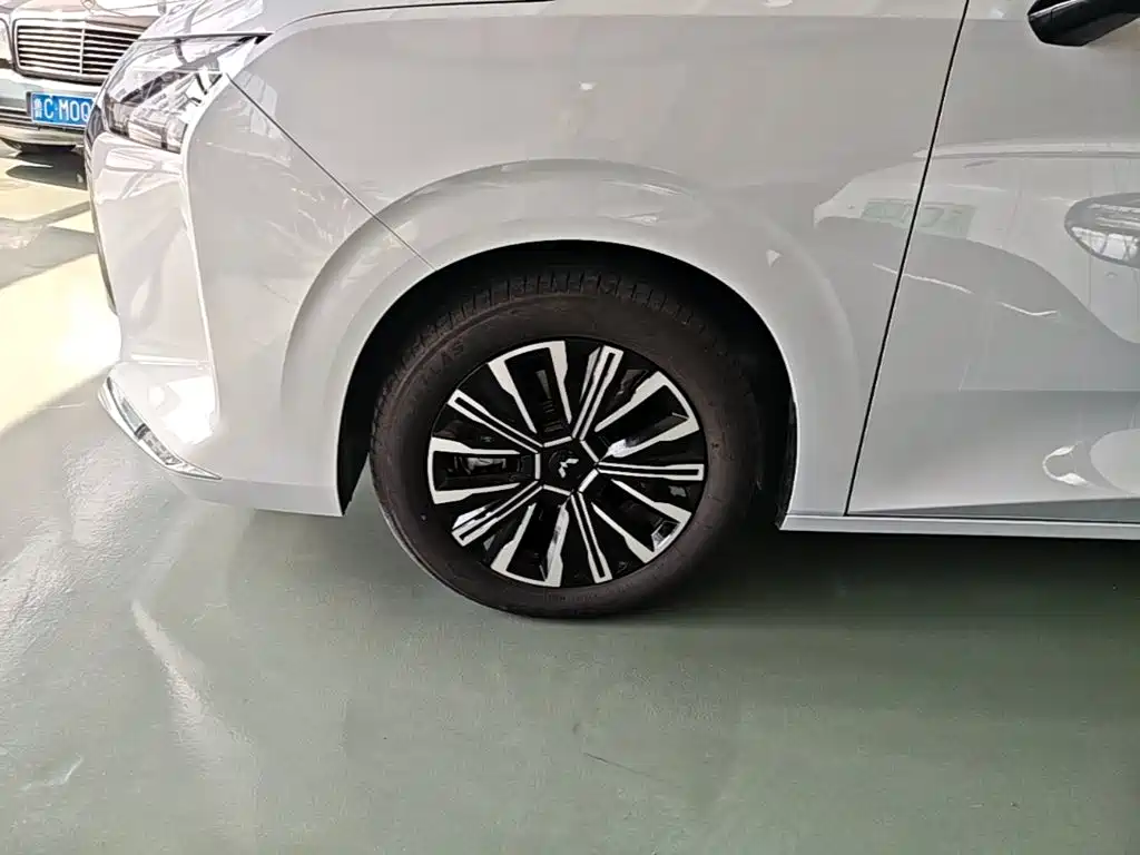 Wuling Motors Xingguang 730 New Energy 2025 2025 Model Plug-in Hybrid Base Version
