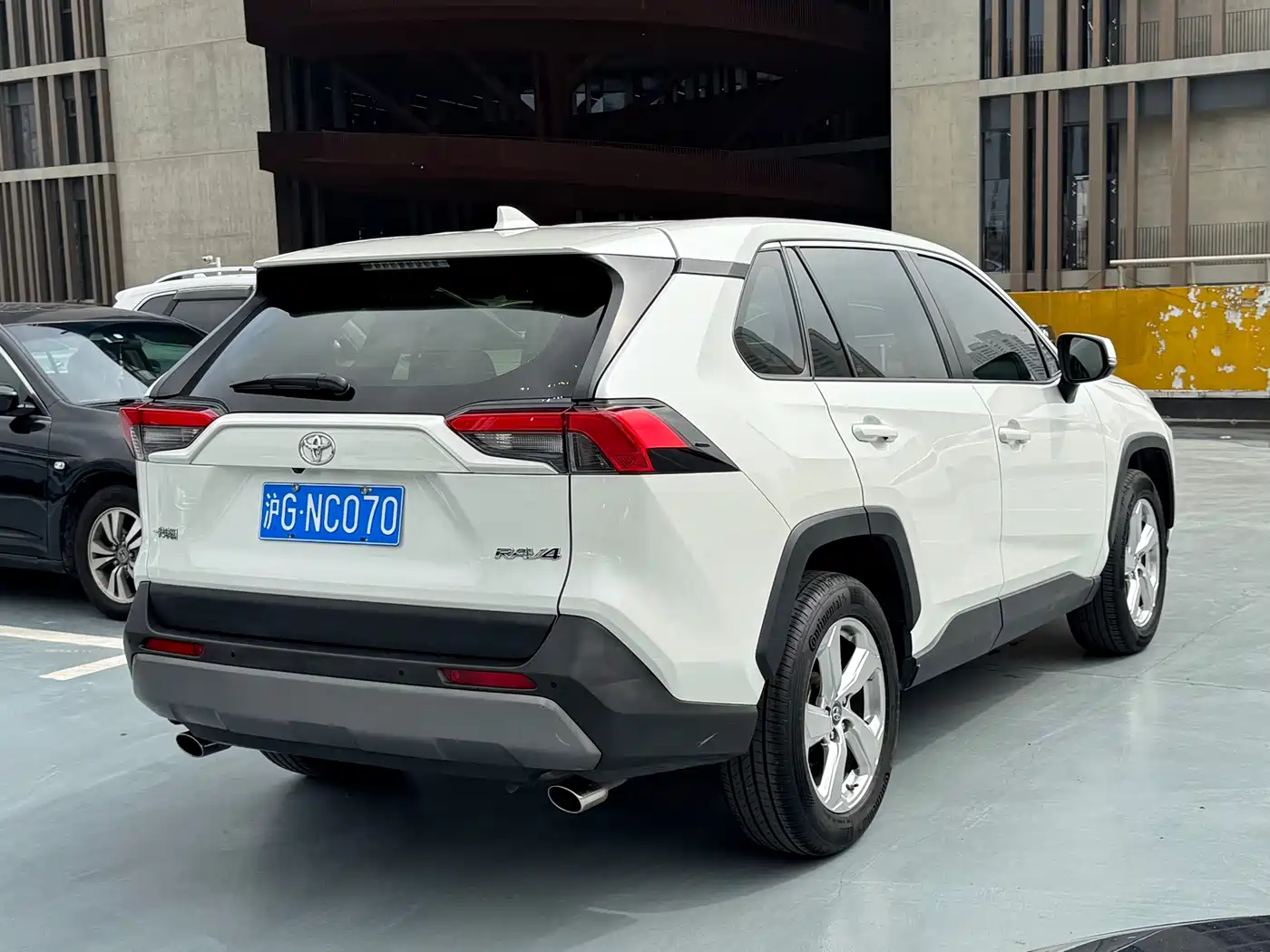 Toyota RAV4 Rongfang 2020 2.0L CVT 2WD Fashion PLUS фото 3