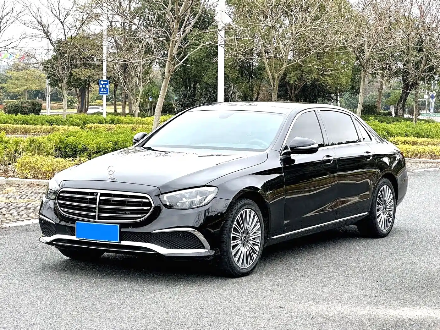 MERCEDES-BENZ E CLASS
