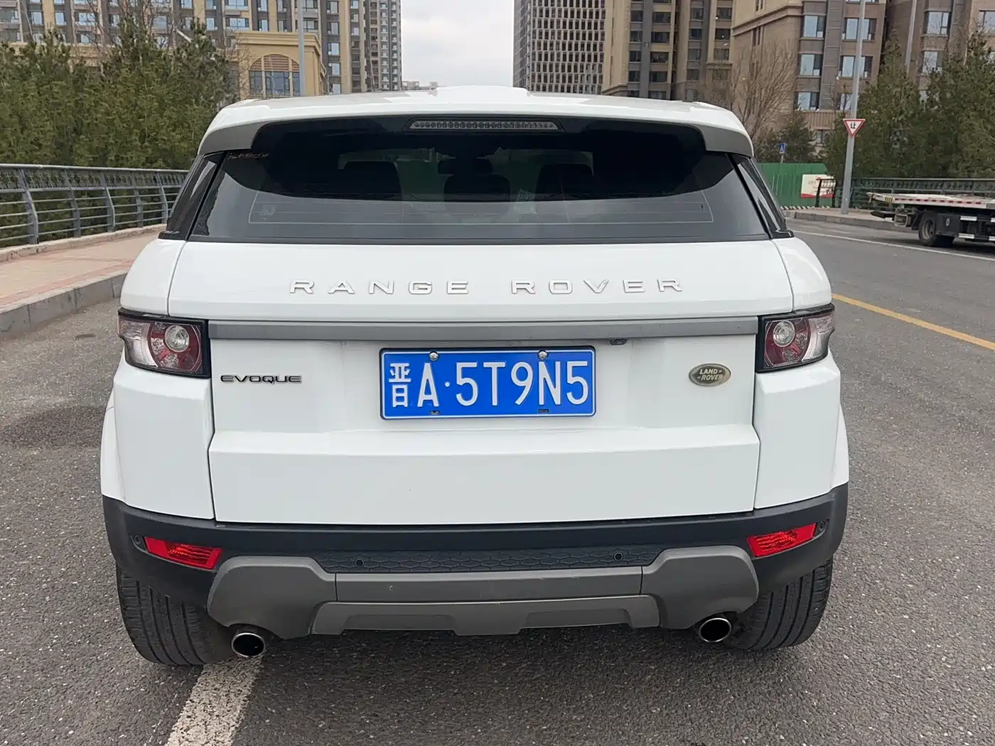 Land Rover Range Rover Evoque 2015 2.0T 5-Door Intelligent Edition фото 8