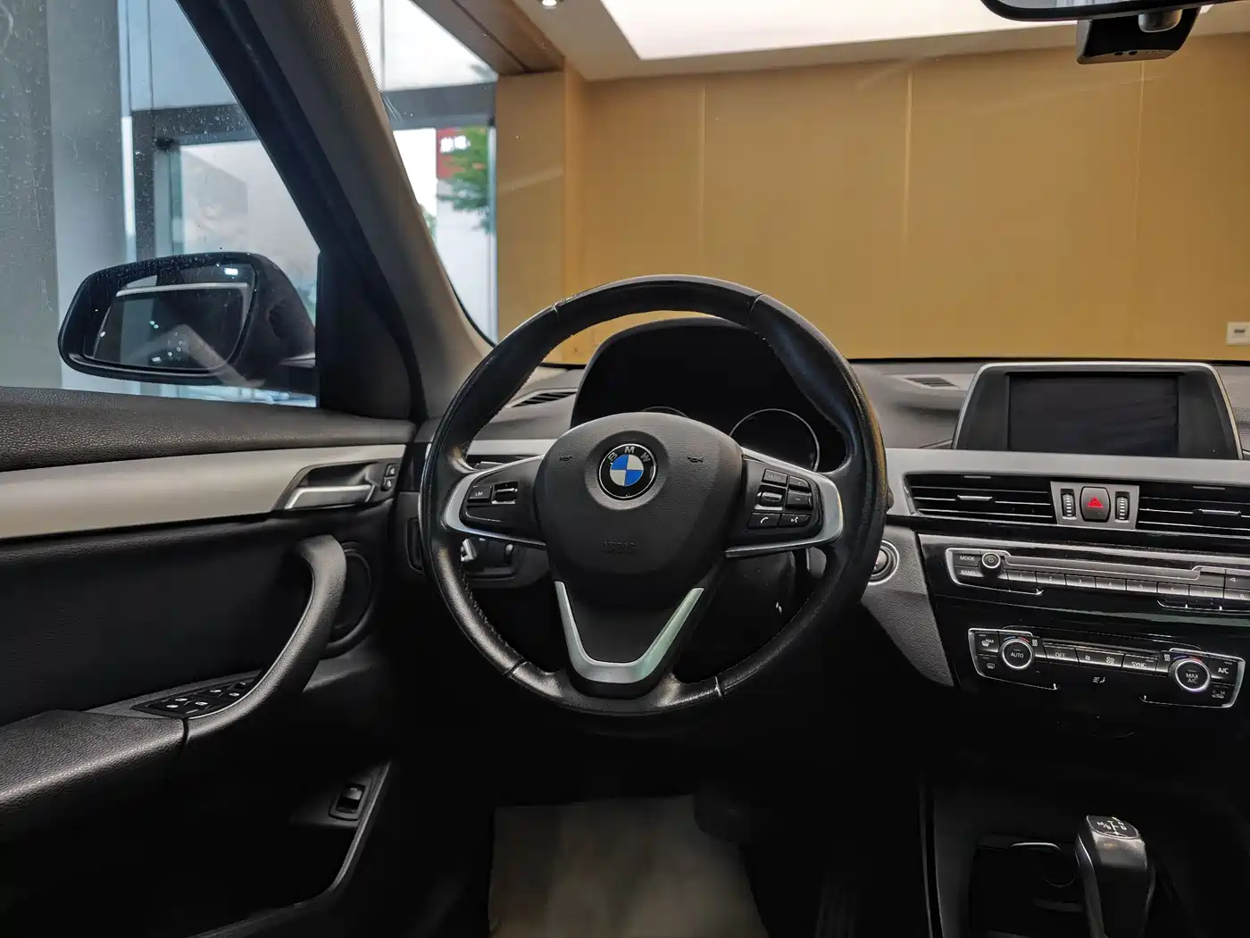 BMW X1 2019 sDrive20Li Leading Model фото 14