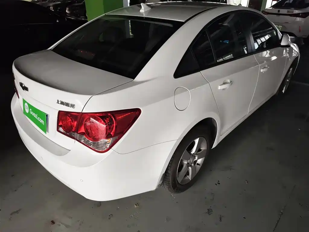 Chevrolet Cruze 2013 Model 1.8L SE AT фото 5