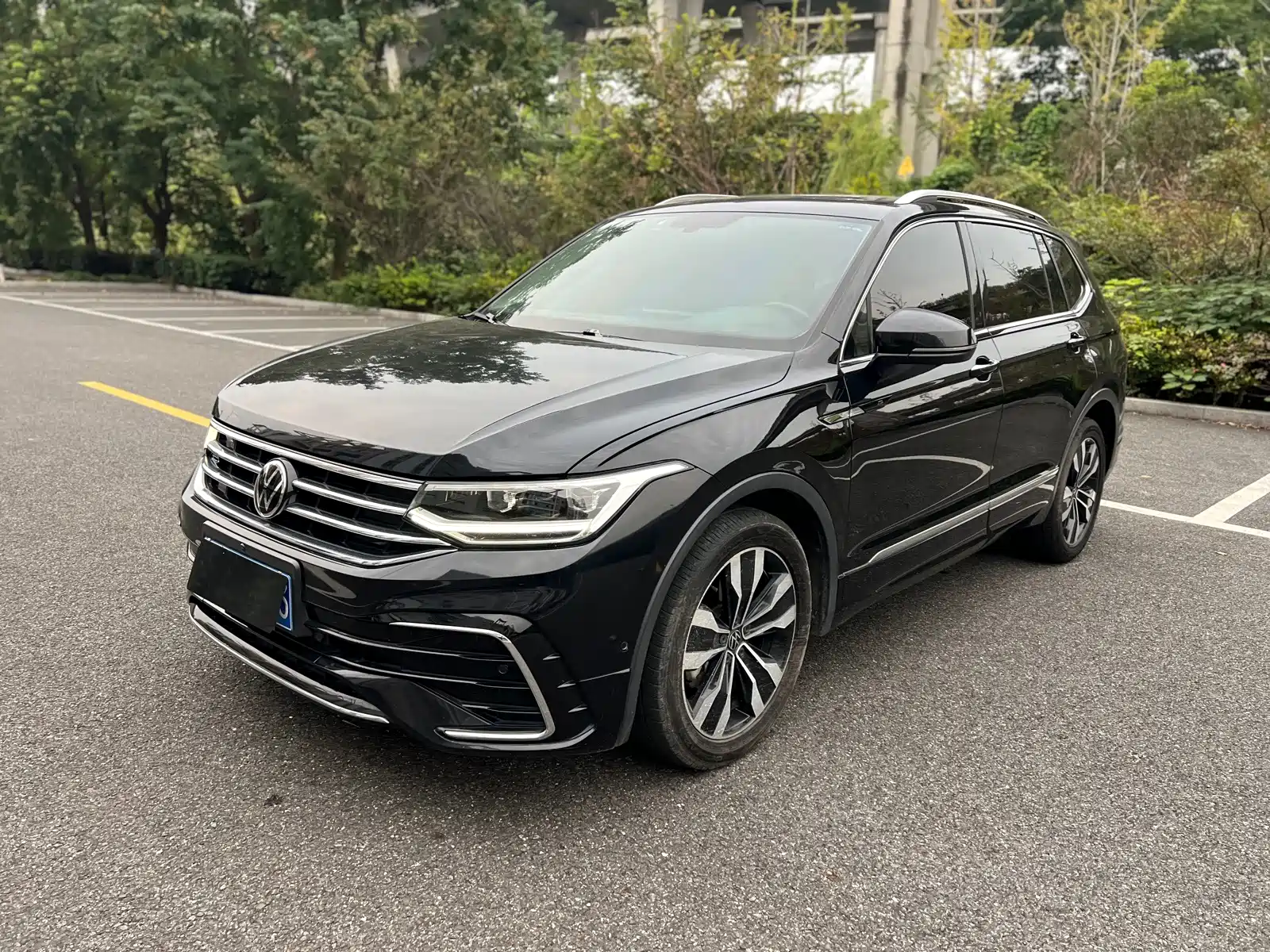 Фото 1 - Volkswagen Tiguan L