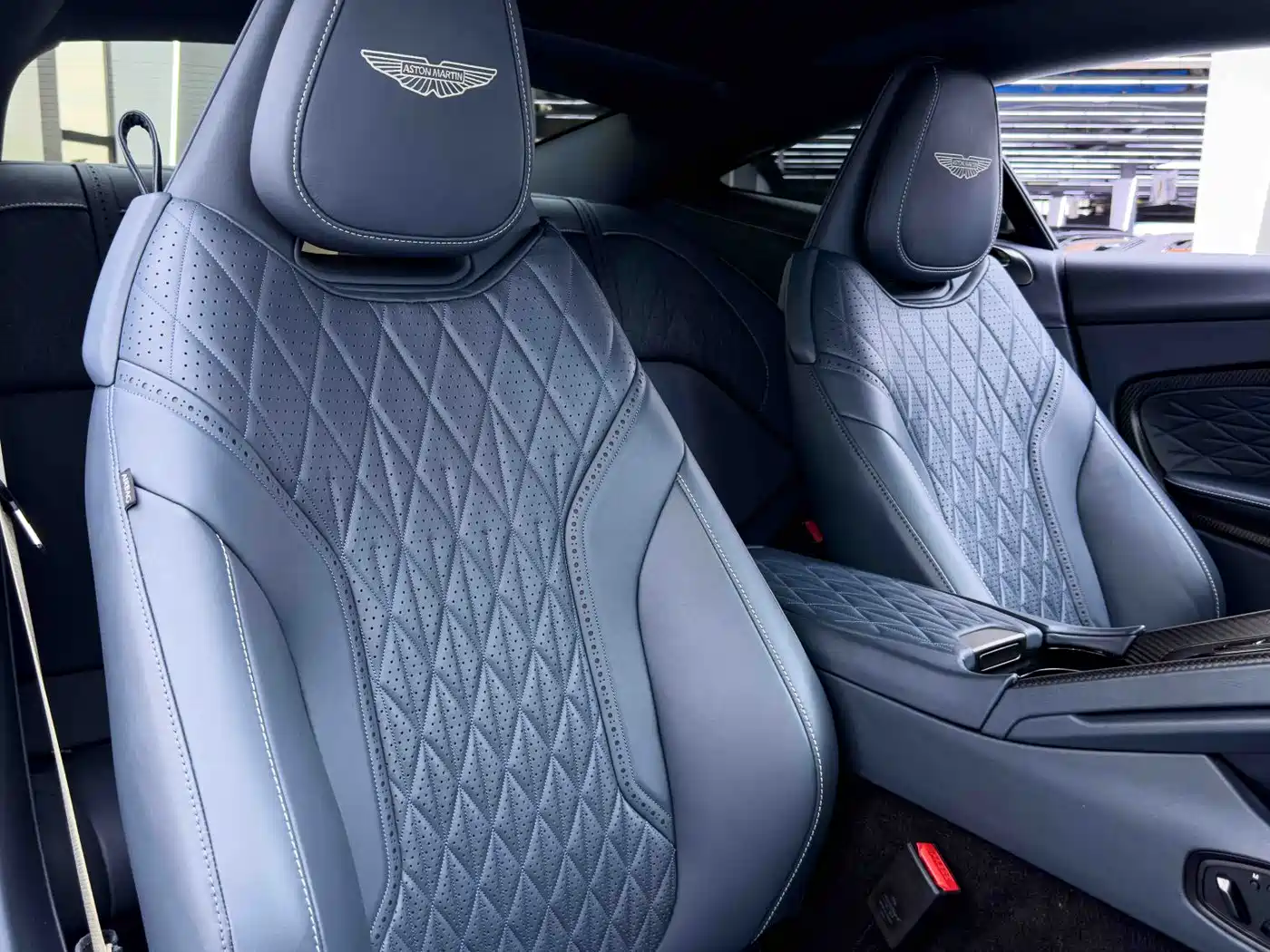 Aston Martin DB12 2024 2025 4.0T V8 Coupe
