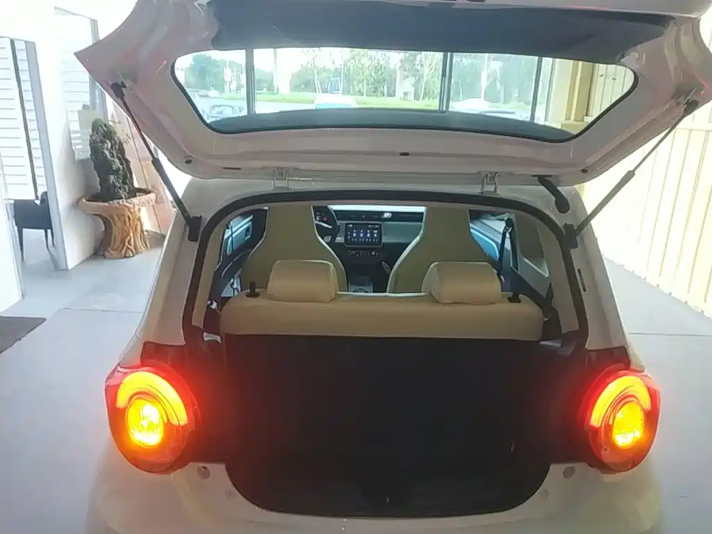 Huachen Xinyi Brilliance Xinyi i03A 2022 2021 318km 31.45kWh