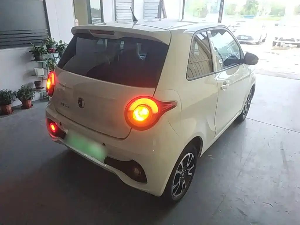 Huachen Xinyi Brilliance Xinyi i03A 2022 2021 318km 31.45kWh
