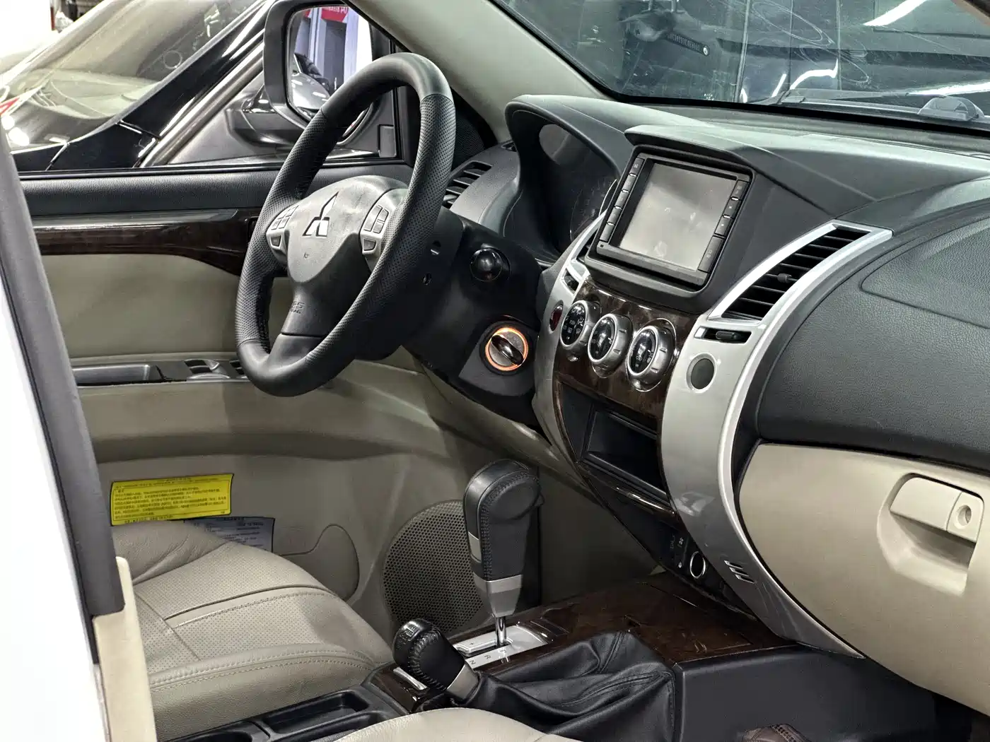 Mitsubishi Pajero Sport 2013 3.0L Automatic 4WD Flagship фото 10