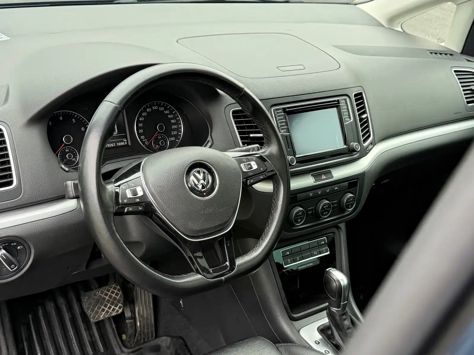Фото 10 - Volkswagen Sharan