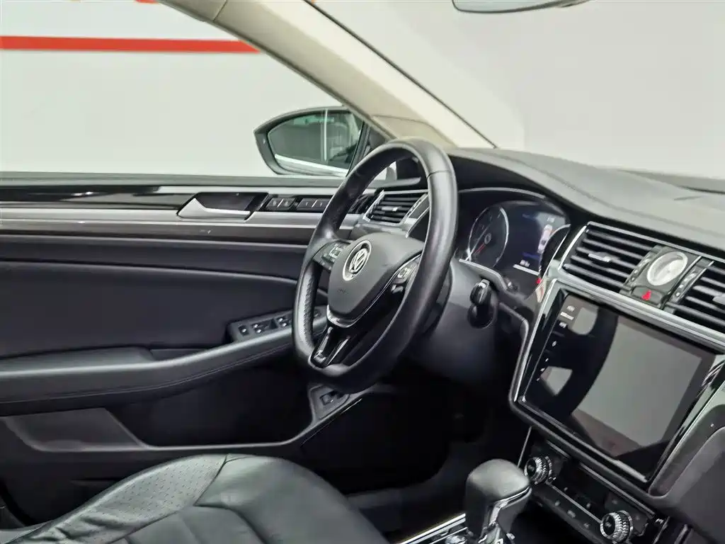 Volkswagen Phideon 2019 380TSI 2WD Business Edition China VI фото 22