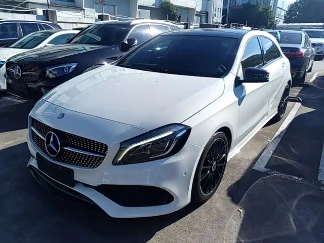 Mercedes-Benz Mercedes-Benz A-Class (Import) 2016 A 200 Track Edition