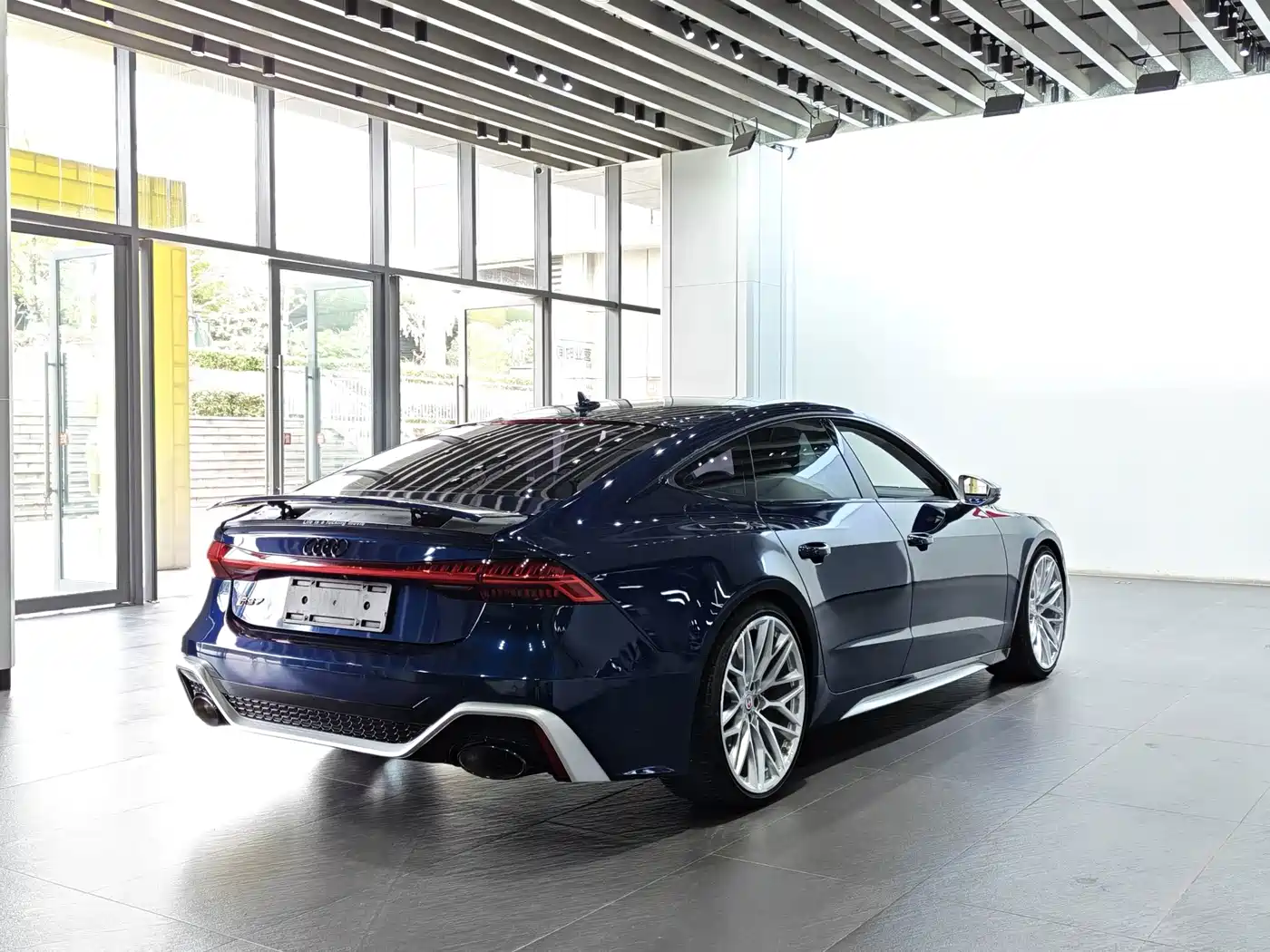 Фото 21 - Audi A7