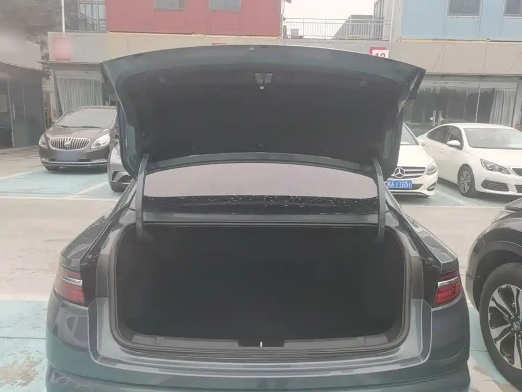 Geely Preface 2021 2021 Facelift 2.0TD Premium Model