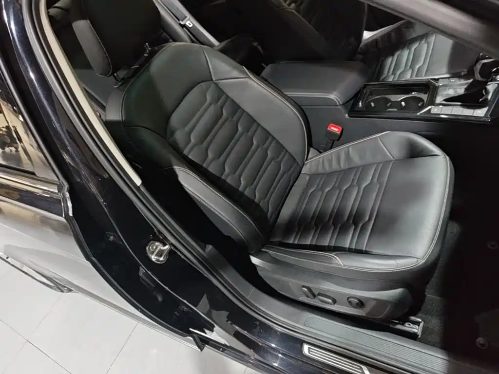 Фото 25 - Volkswagen Passat