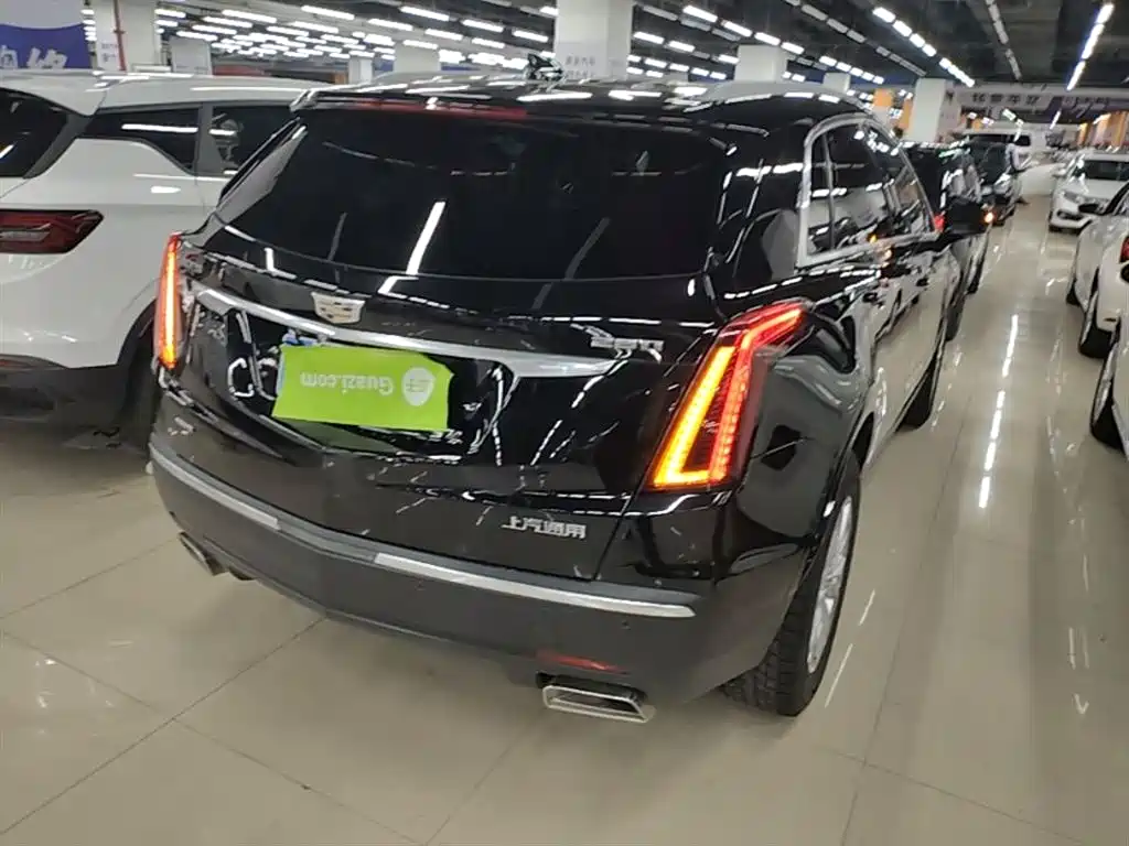 Photo 7 - Cadillac XT5