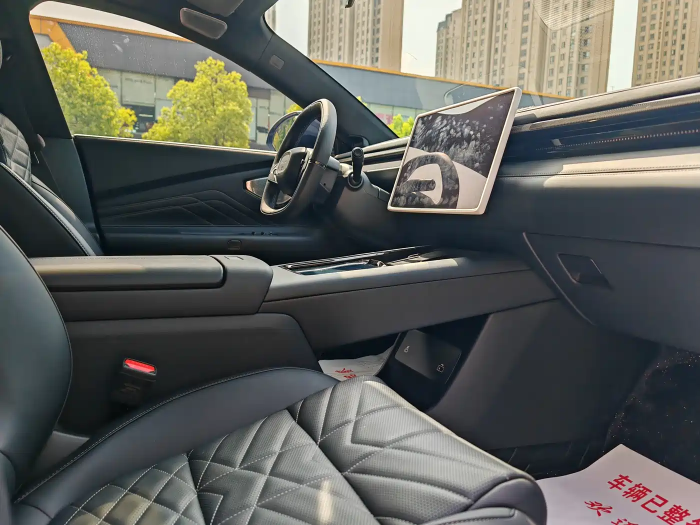Lynk & Co 10 EM-P 2025 Facelift 120 AWD Ultra фото 6