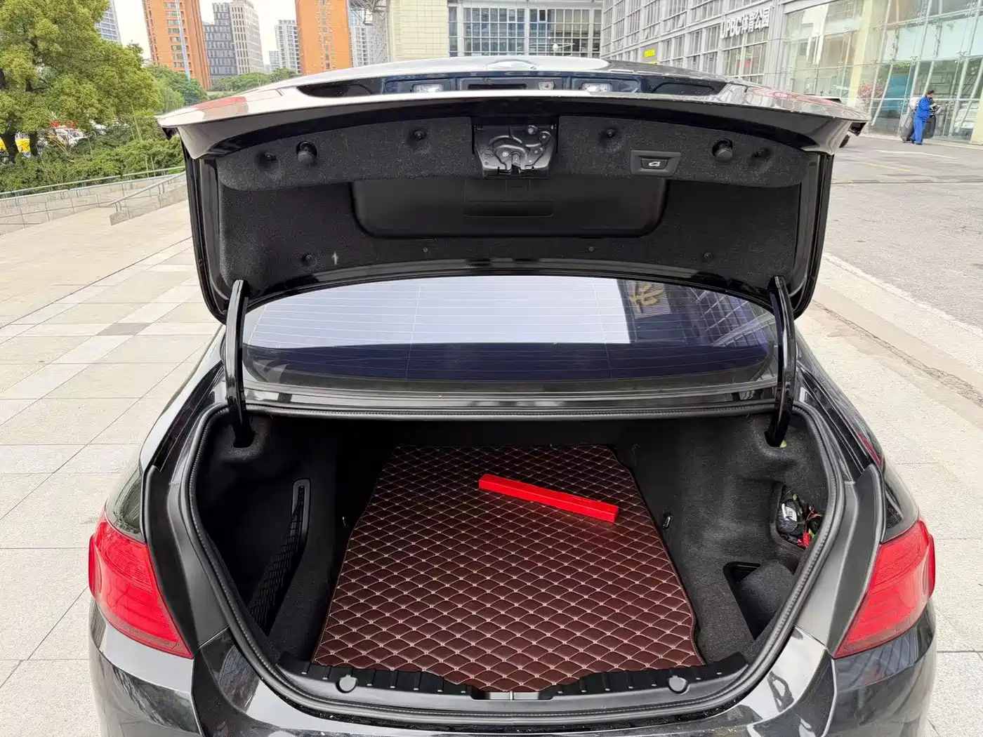 BMW 5 Series 2017 525Li Leading Edition фото 11