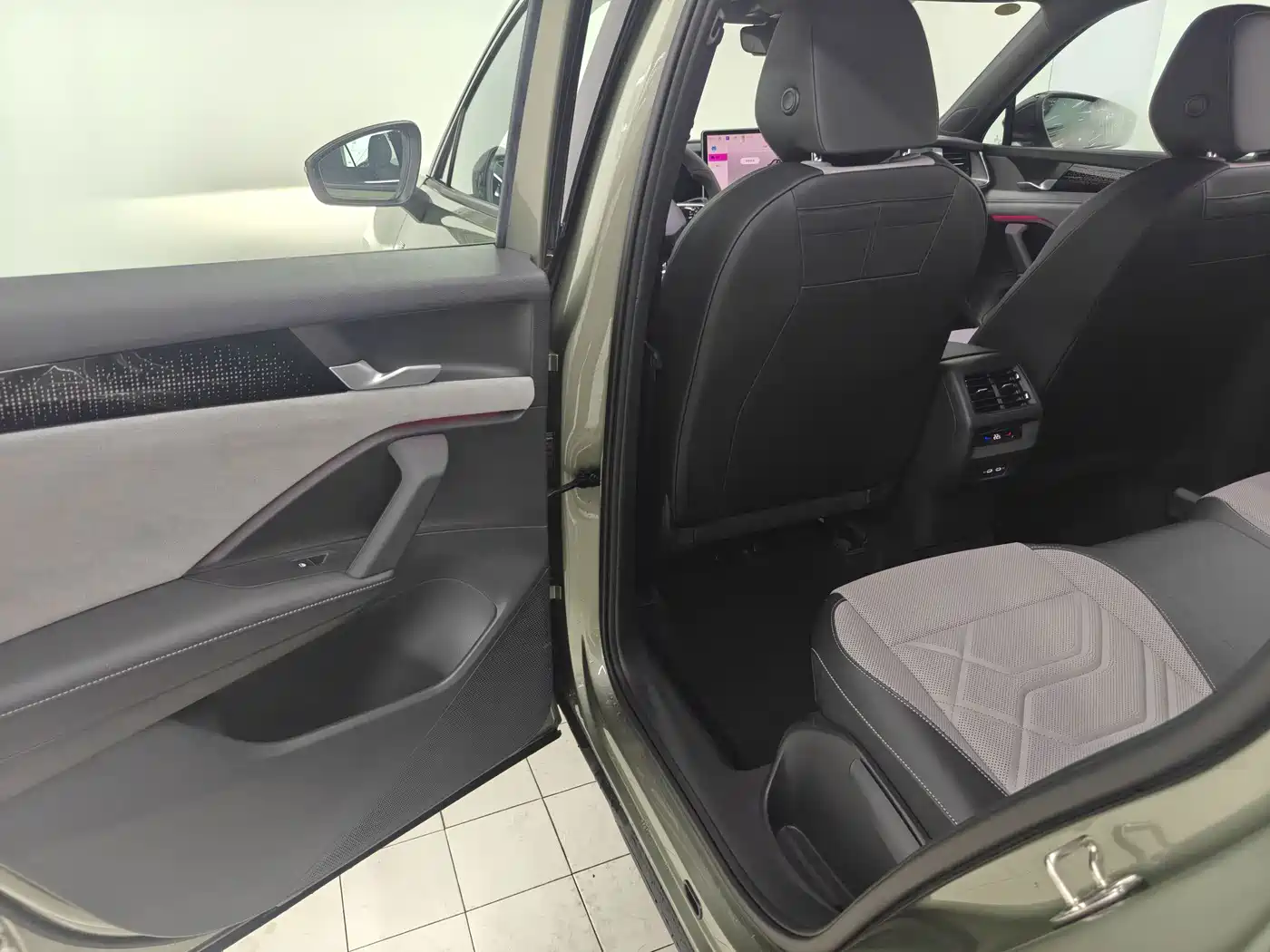 Volkswagen Tayron 2025 2025 Tayron L 380TSI 4WD Luxury