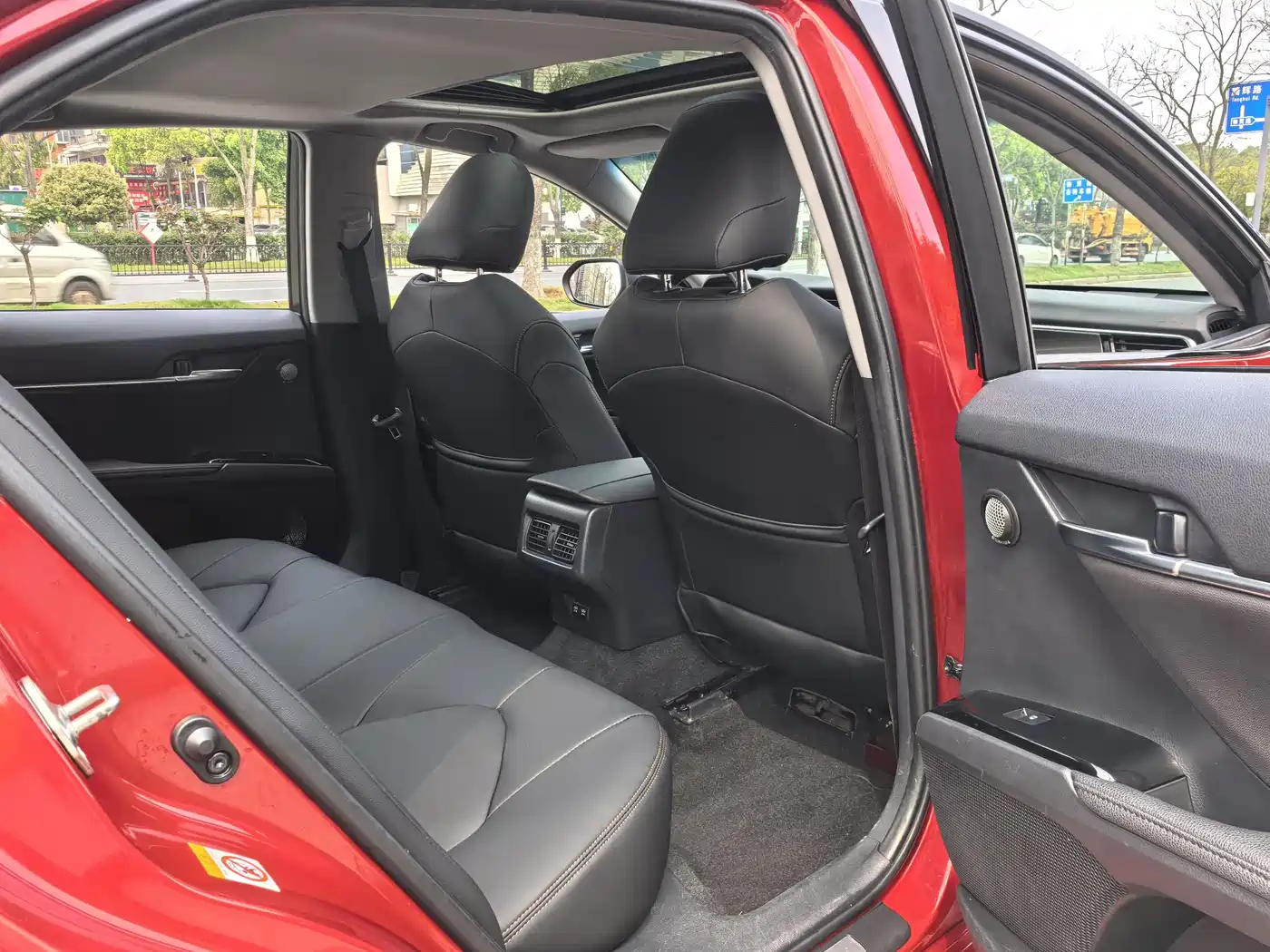 Toyota Camry 2018 2.0S Sport Edition фото 9