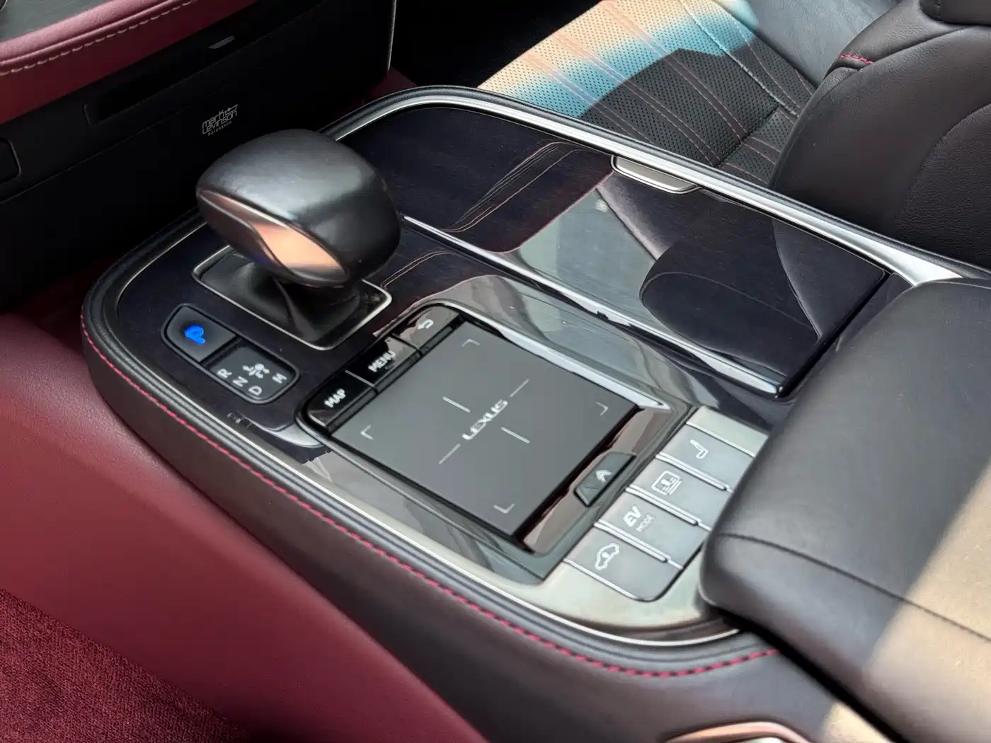 Lexus LS 2018 500h Executive Edition China V фото 12