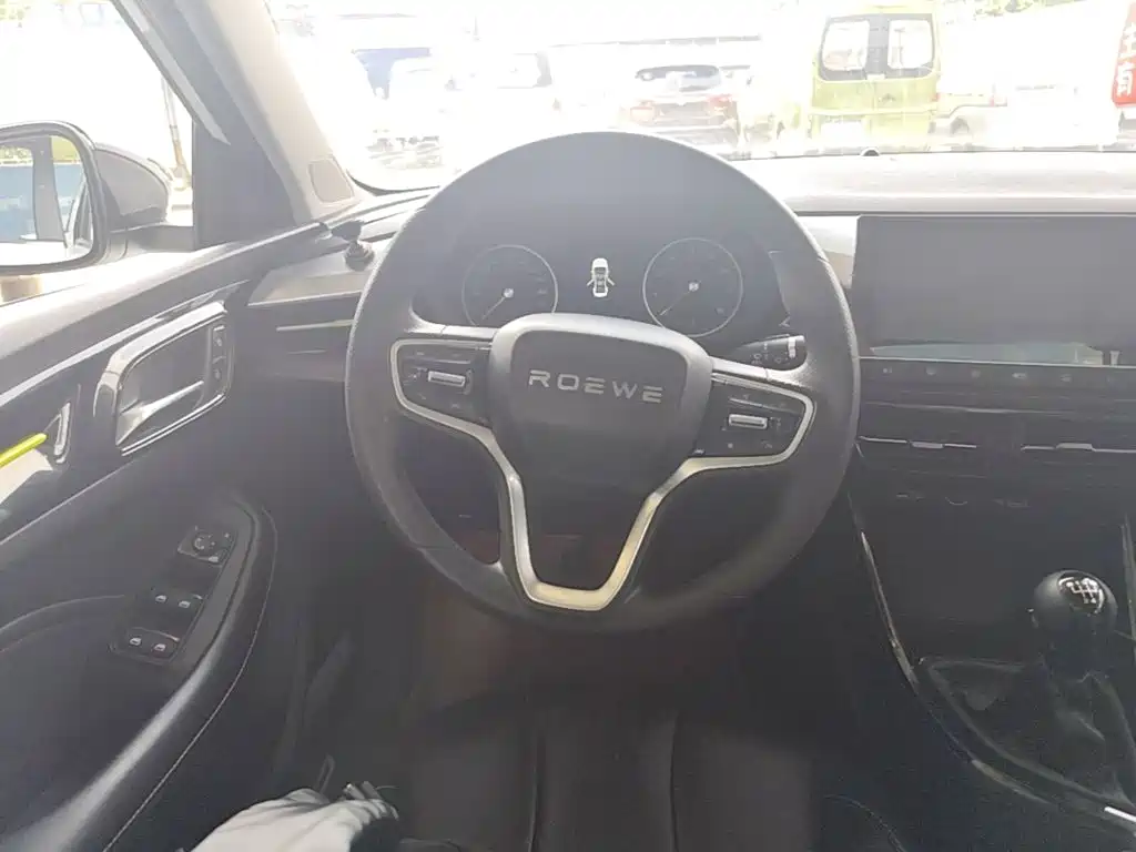 Фото 11 - Roewe i5