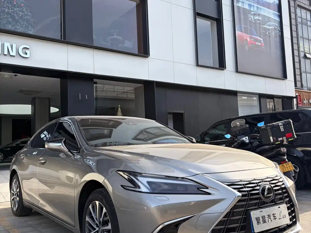 Lexus ES 2025 200 Ultimate Edition фото 3