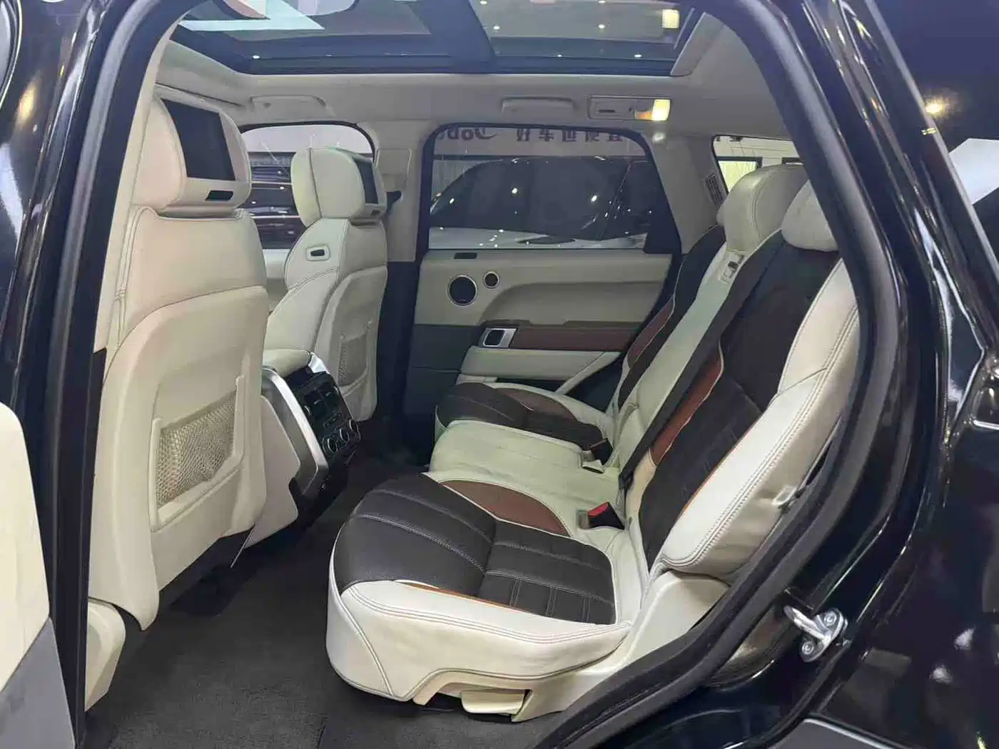 Land Rover Range Rover Sport 2014 3.0 SC V6 Trendsetting Genesis Edition фото 5
