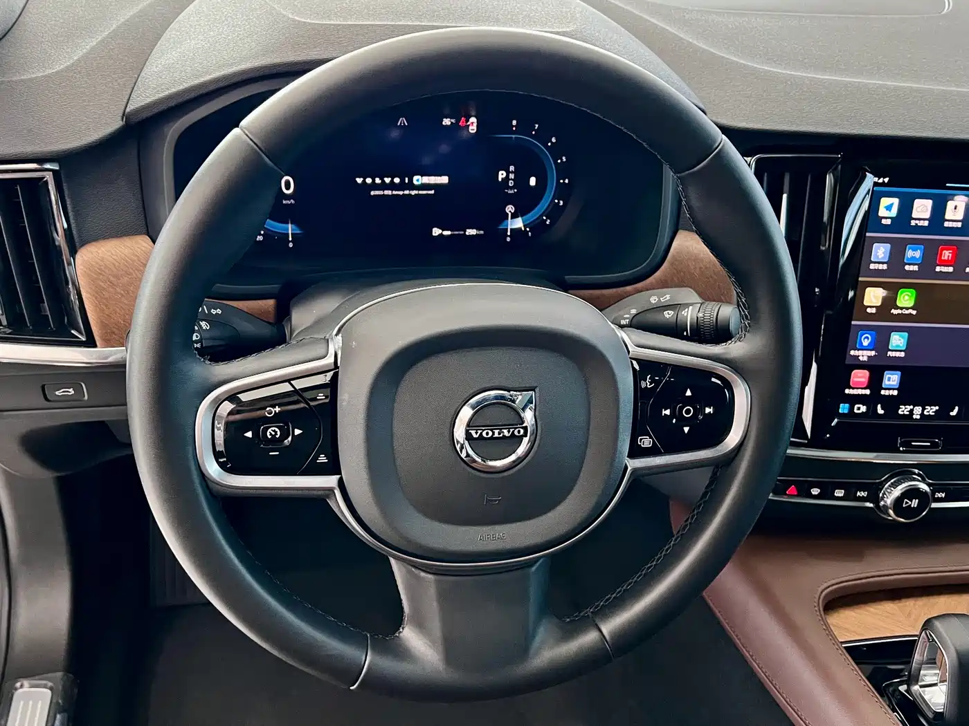 VOLVO S90