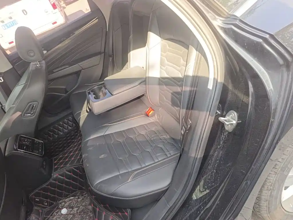Photo 17 - Volkswagen Passat