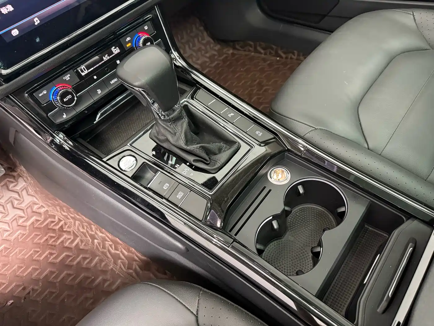 Volkswagen Phideon 2019 380TSI 2WD Business Edition China V фото 10