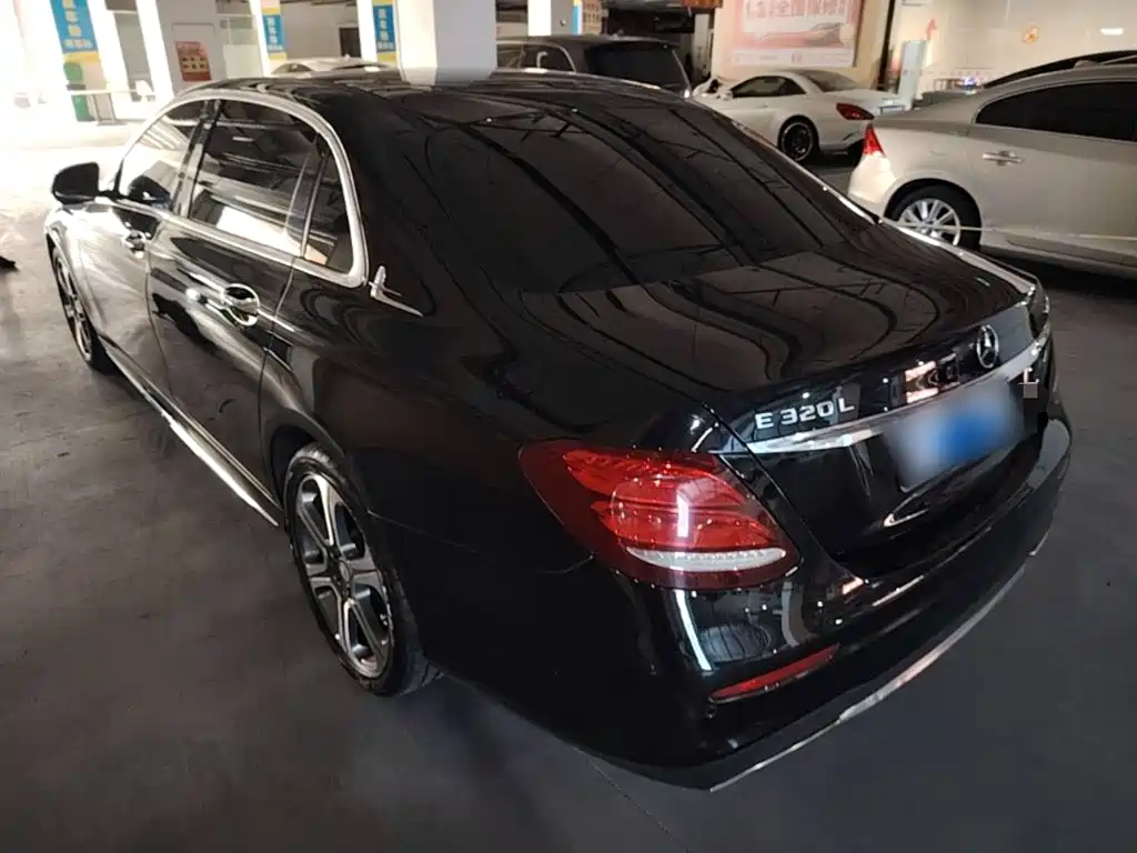 Photo 5 - Mercedes-Benz E-Class