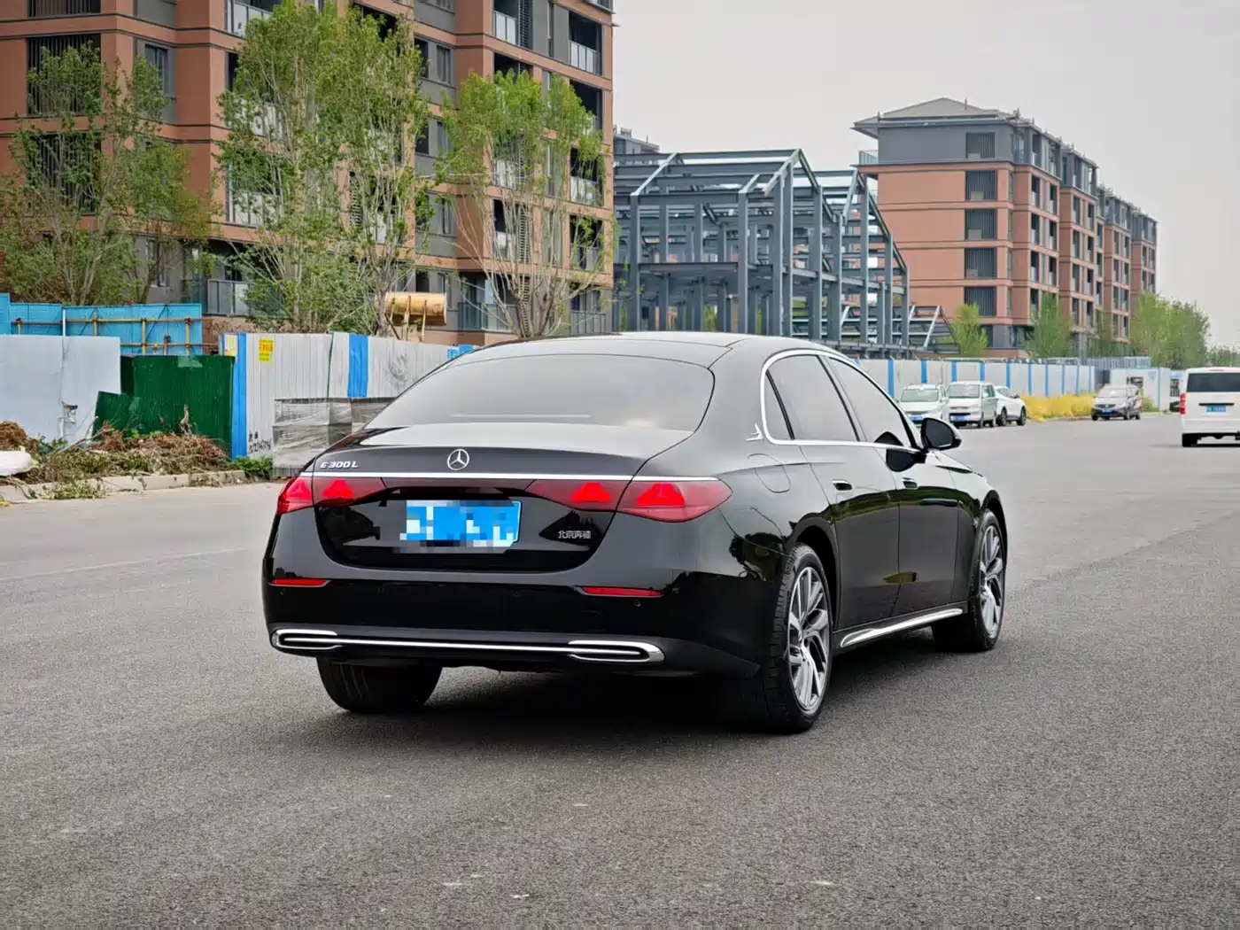 Mercedes-Benz E-Class 2024 E 300 L Fashion фото 9