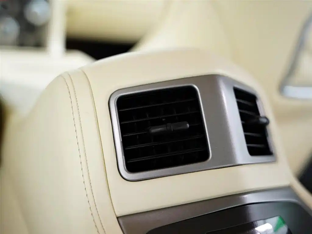 Aston Martin Rapide 2011 2010 6.0L