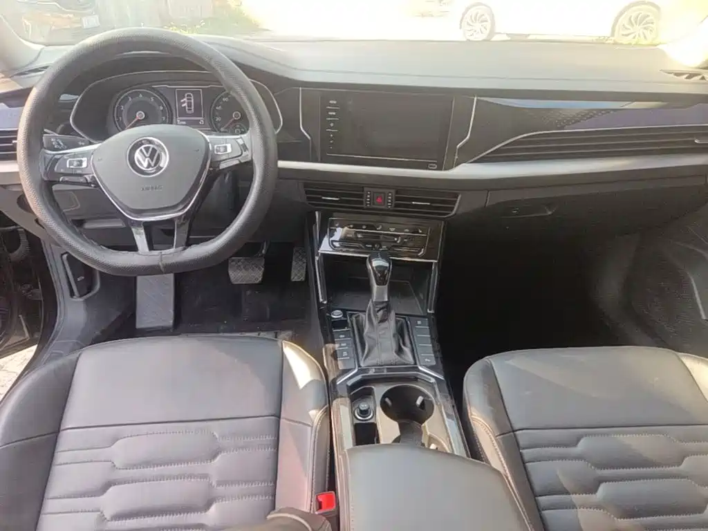 Photo 10 - Volkswagen Passat