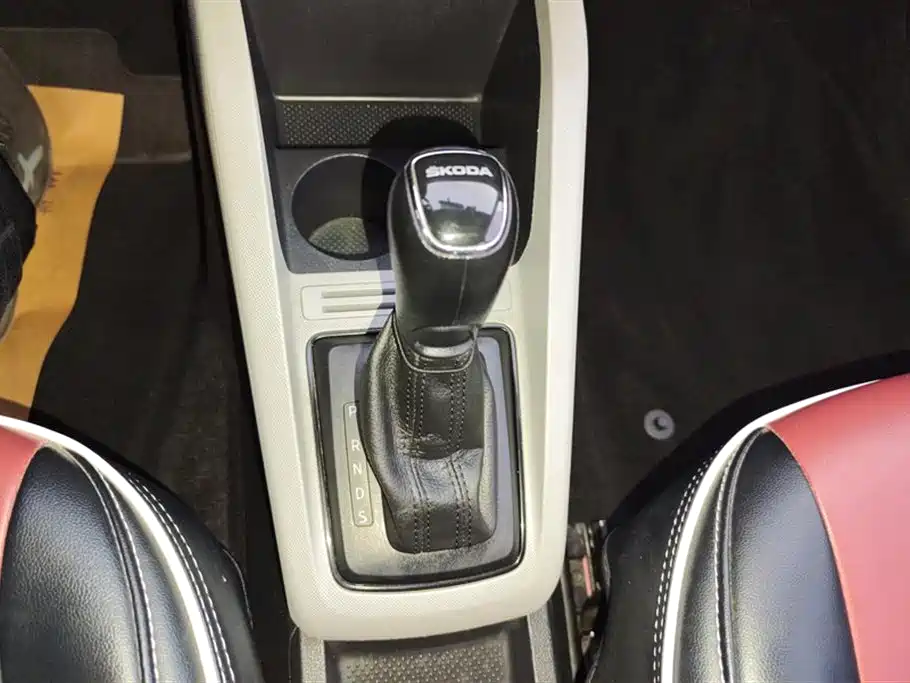 Škoda Fabia 2017 1.4L Auto Car Enjoy Edition фото 16
