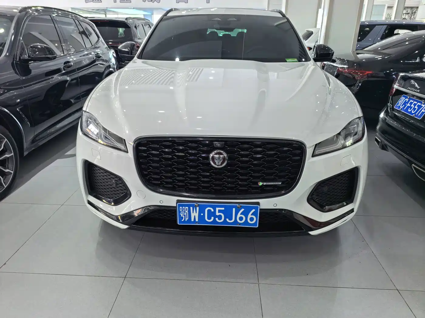 Jaguar F-PACE 2023 2022 P250 R-Dynamic BLACK