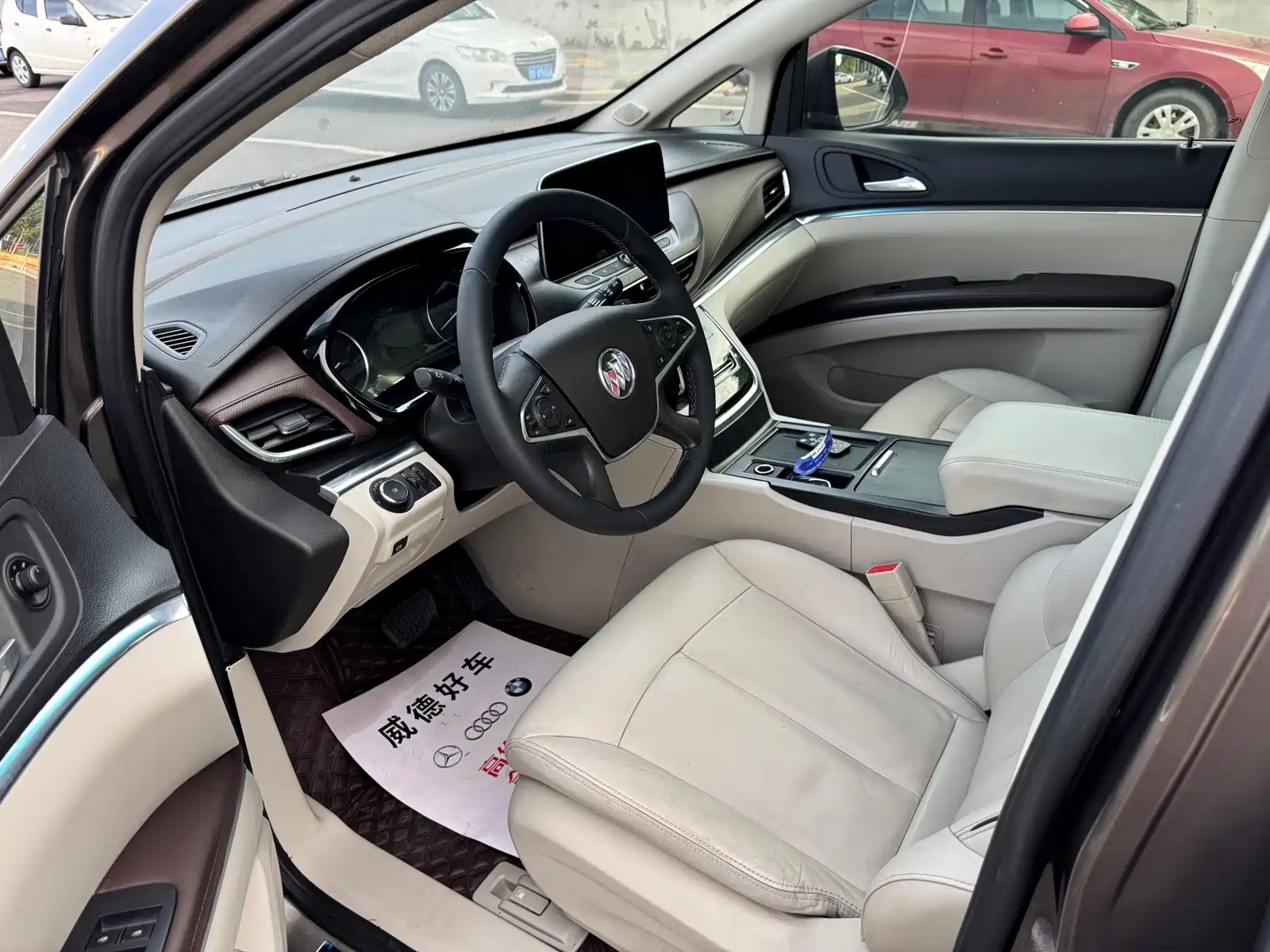 Фото 8 - Buick GL8