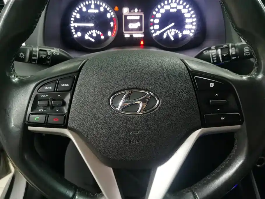 Hyundai Tucson 2015 1.6T Dual Clutch 2WD Smart фото 15