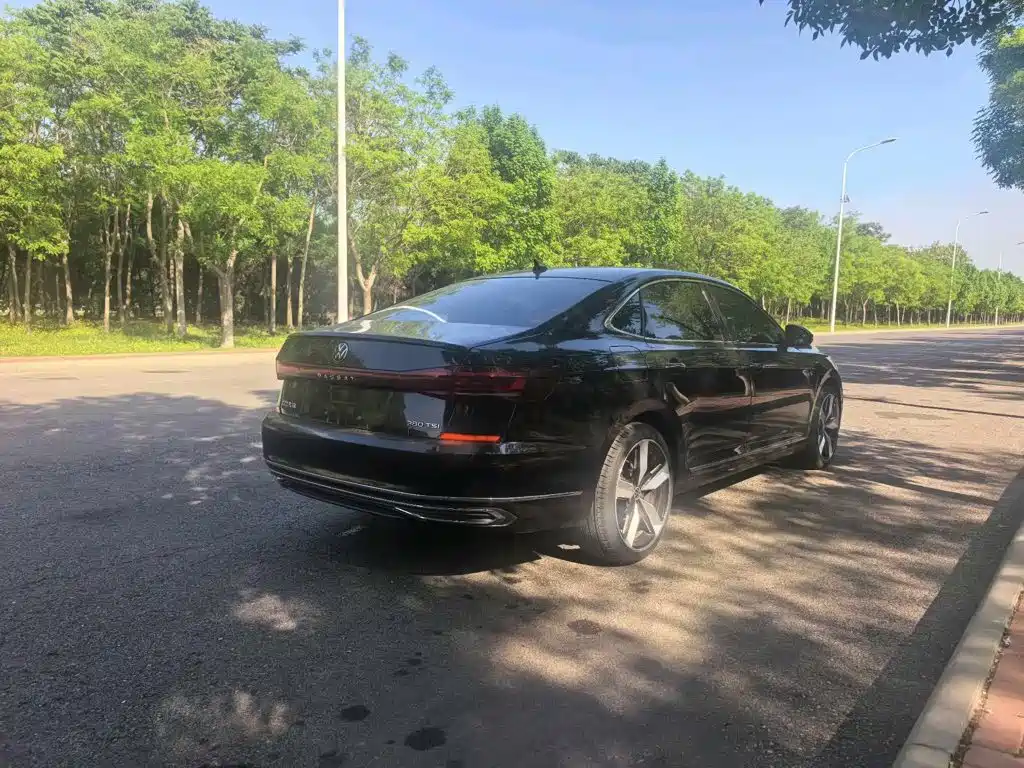 Photo 5 - Volkswagen Passat