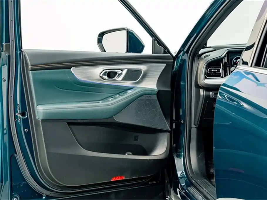 GAC Trumpchi Trumpchi GS8 2022 Pilot Series 2.0TGDI 2WD Premium Edition (6-Seater) фото 17