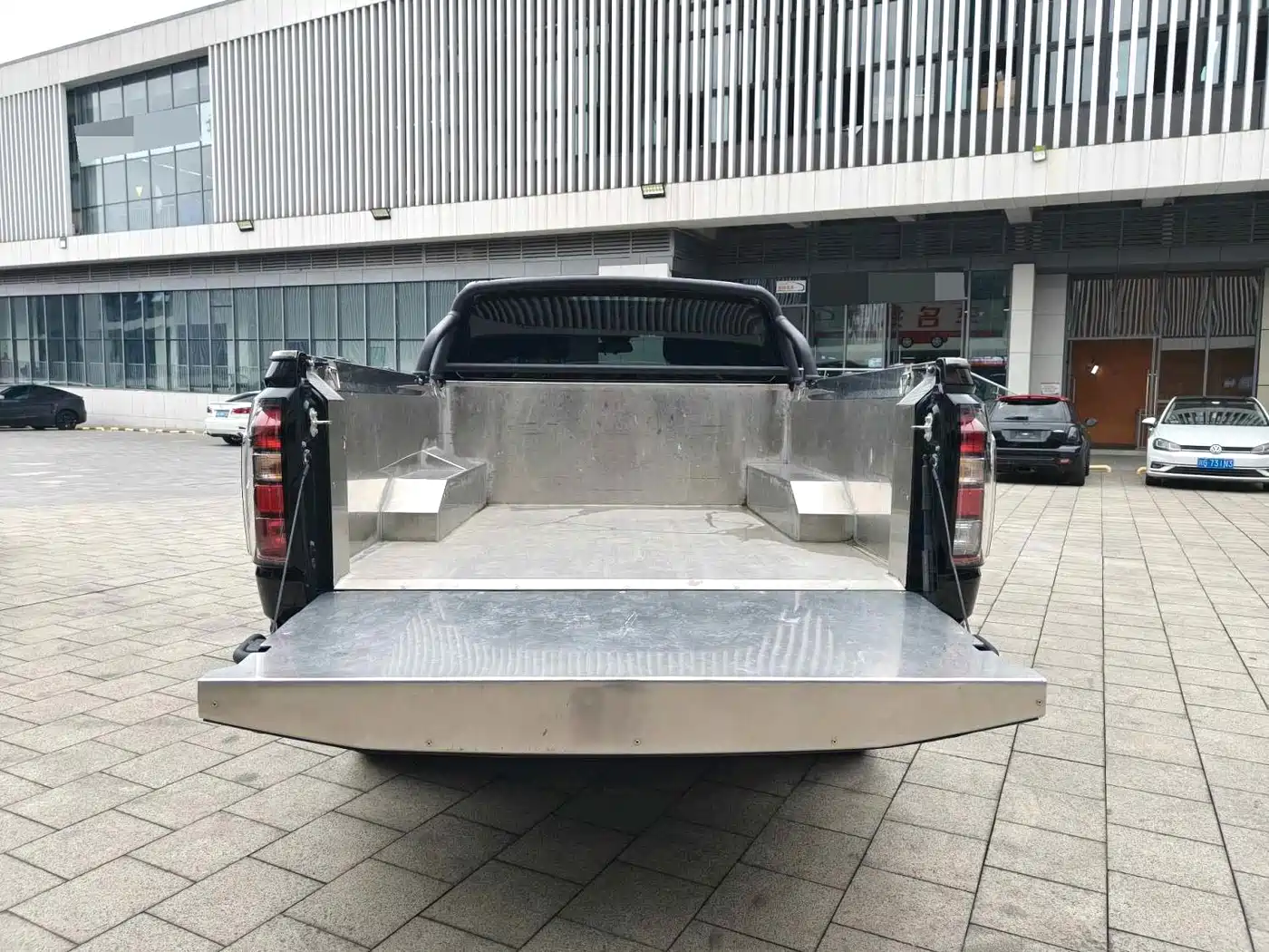 Jiangling Dadao 2025 2025 Allrounder Mountain Edition Flatbed 2.3T Diesel Automatic 4WD Comfort