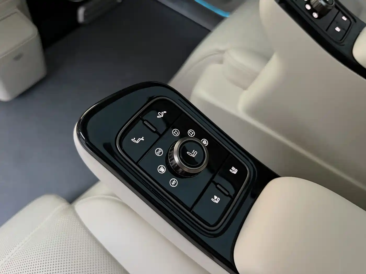 WEY Alpine 2026 2025 AWD Alpine 8