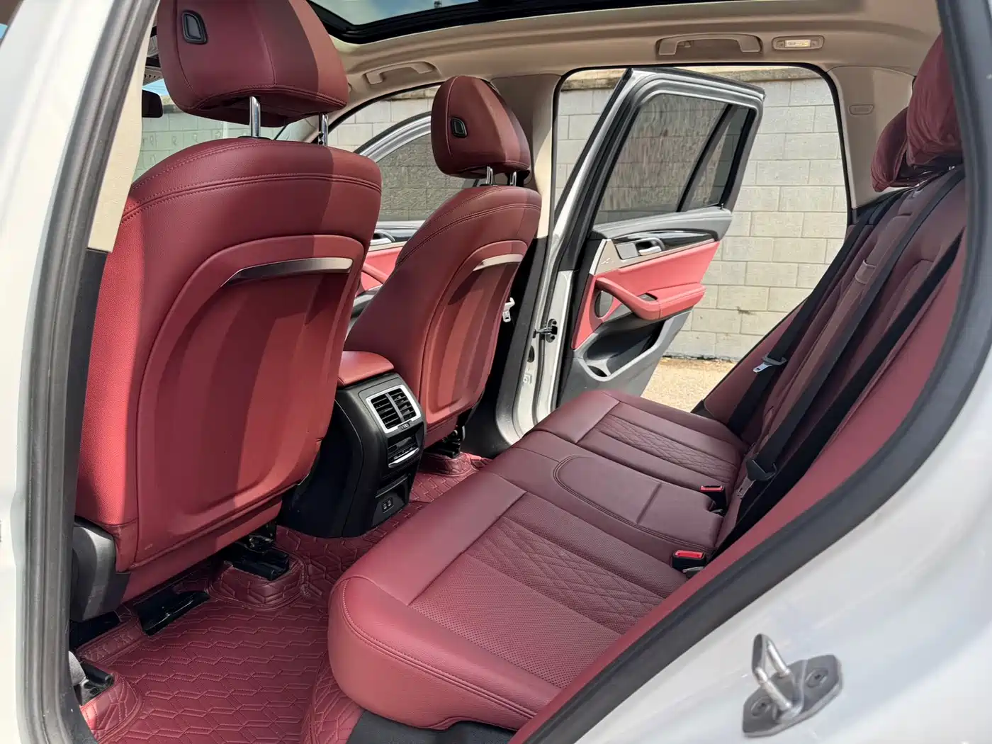 BMW iX3 2022 Leading Edition фото 5