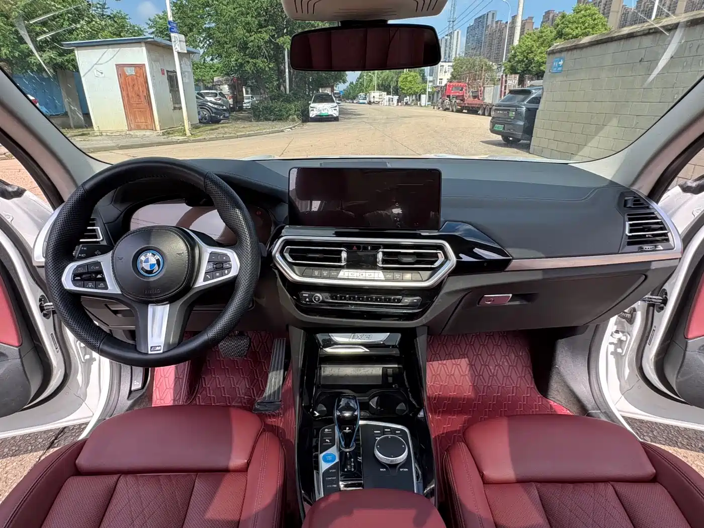 BMW iX3 2022 Leading Edition фото 6