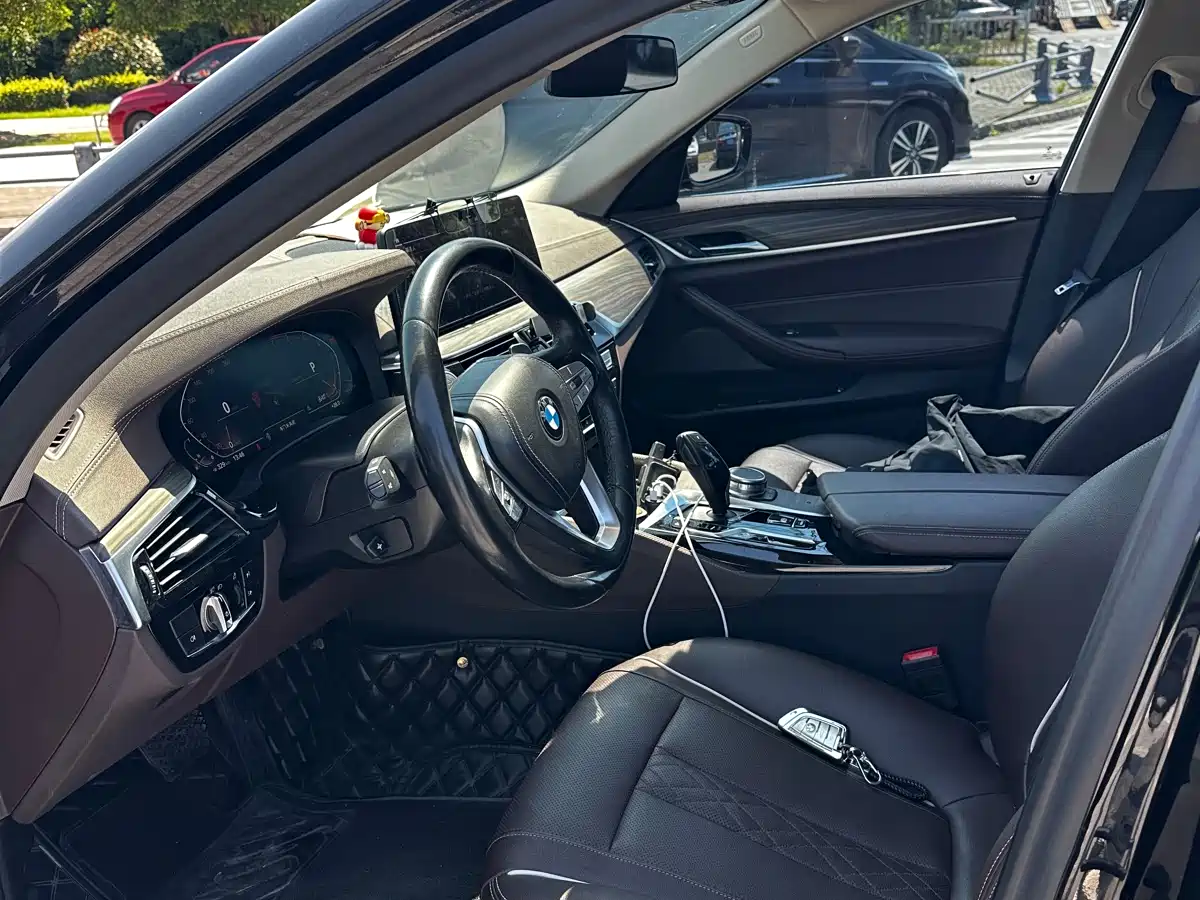 BMW 5-SERIES
