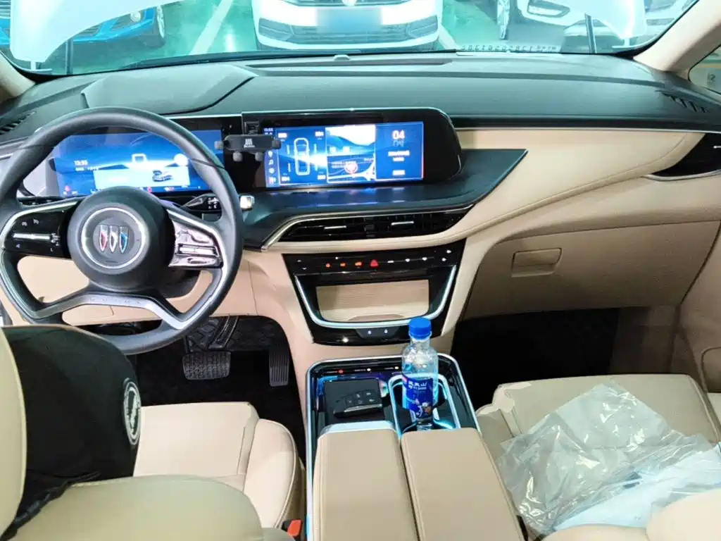 Photo 10 - Buick GL8