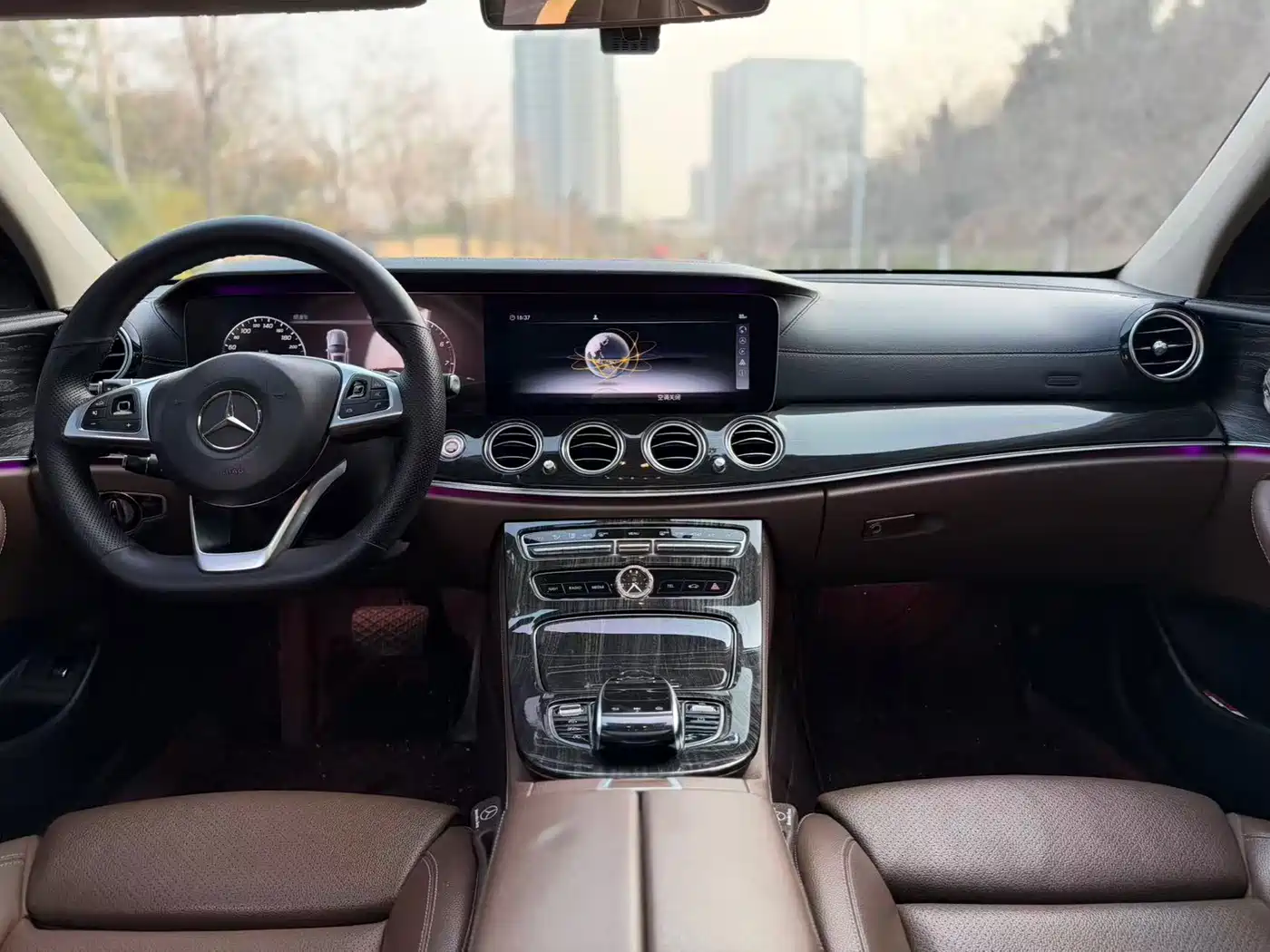 MERCEDES-BENZ E CLASS