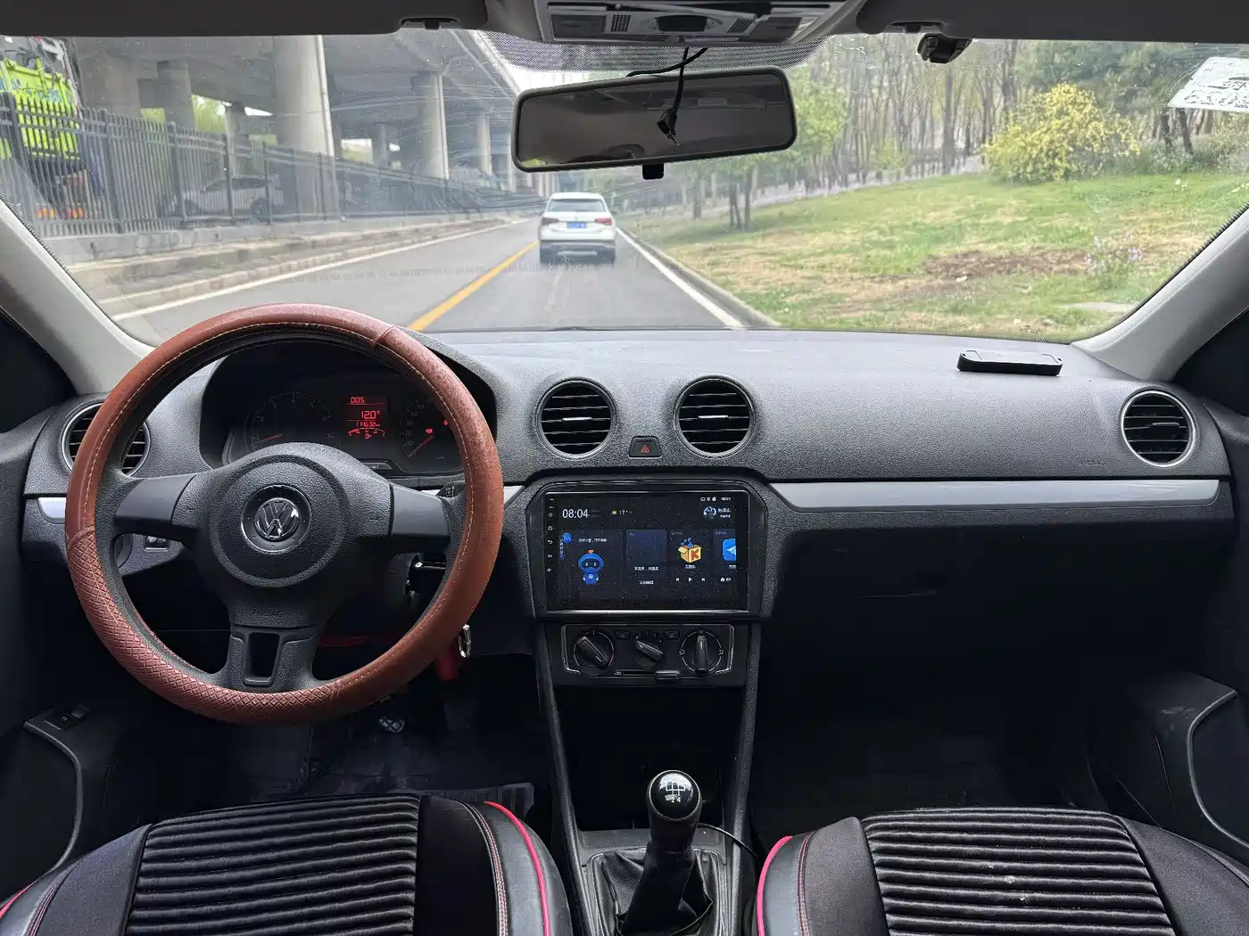 Volkswagen Jetta 2013 1.6L Manual Luxury фото 10