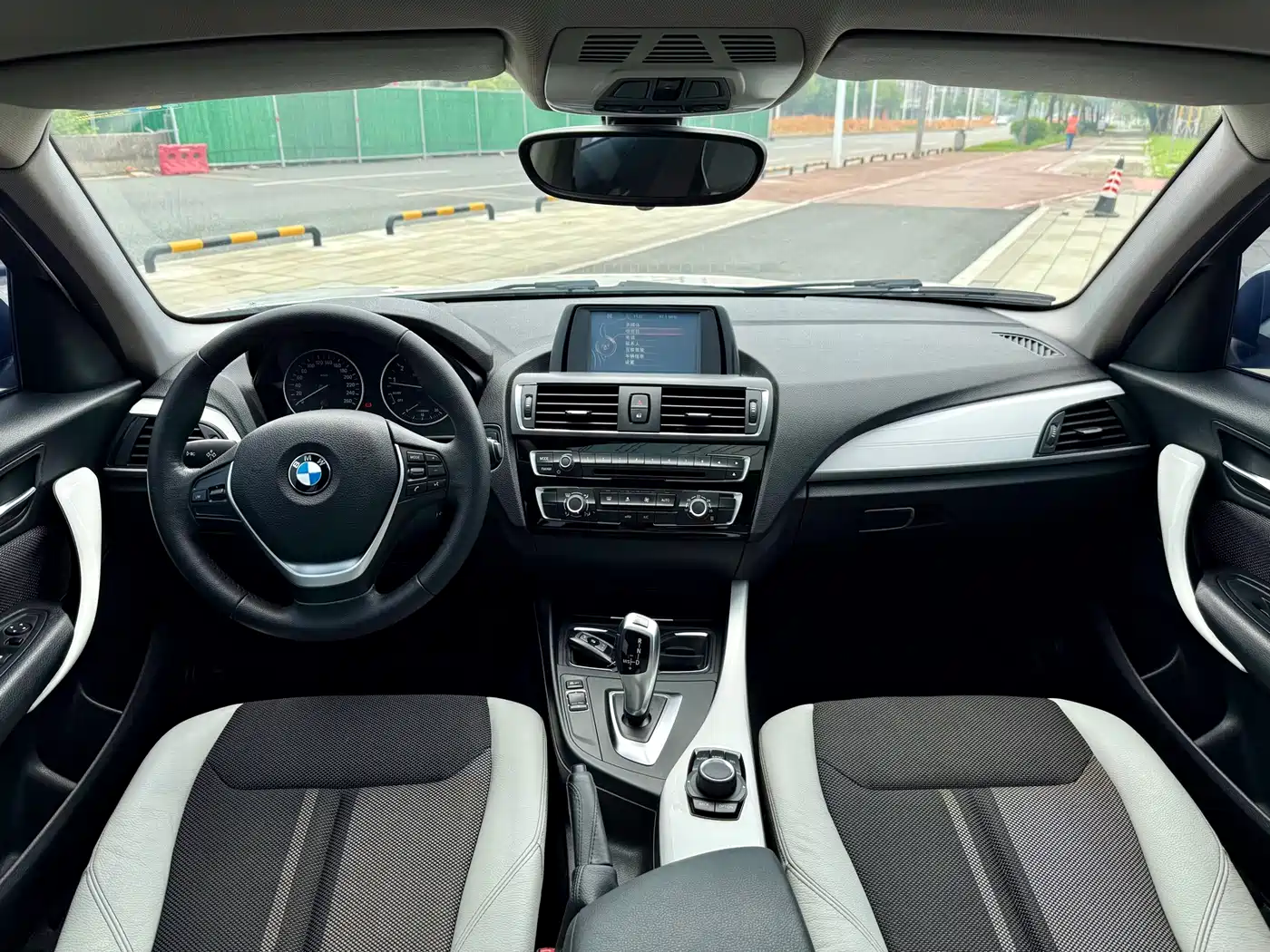 BMW 1 Series (Import) 2015 118i Urban Design Package фото 17